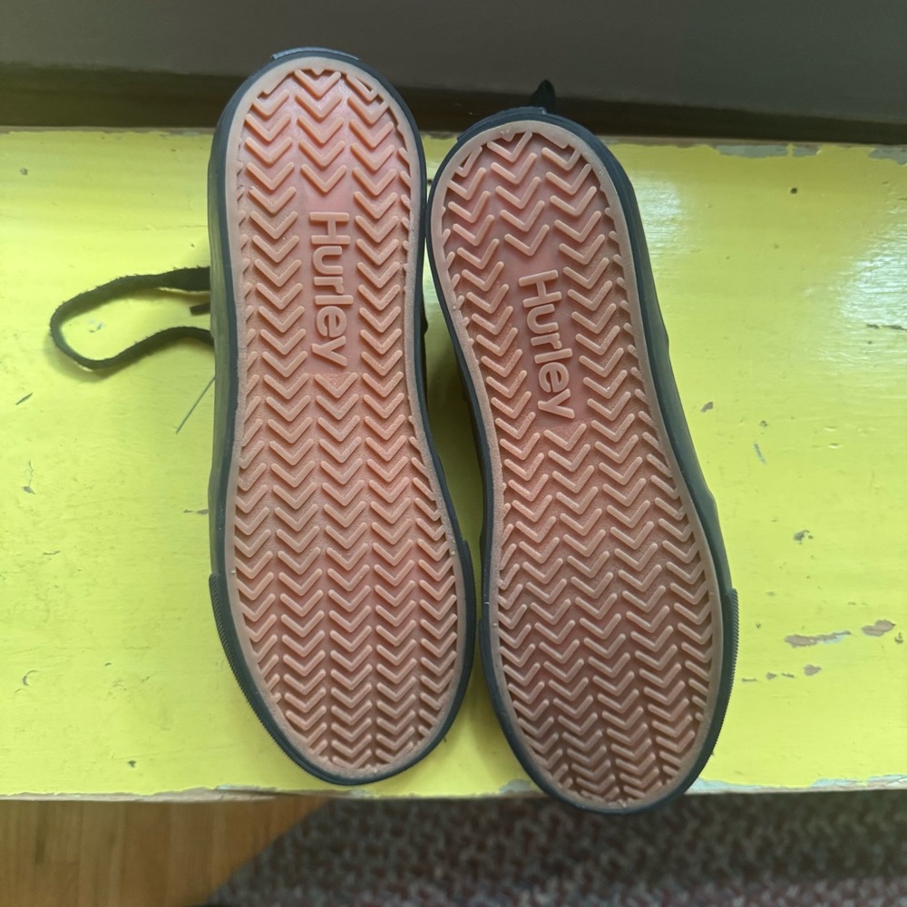 HURLEY Black Sneakers - Picture 5 of 9